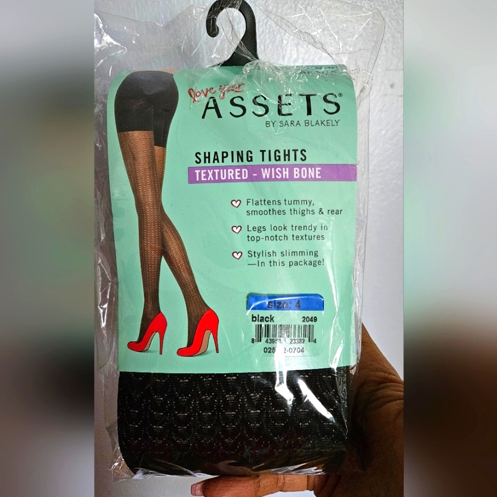 Spanx NWT Love your Assets Shaping Tights